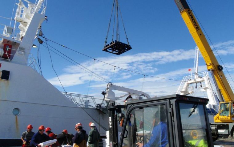 Unloading catches in Falklands' FIPASS