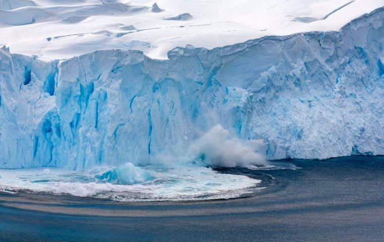 The observations were made from the BAS research vessel RRS James Clark Ross, which is now owned and operated by the Ukranian Antarctic Programme and called Noosfera