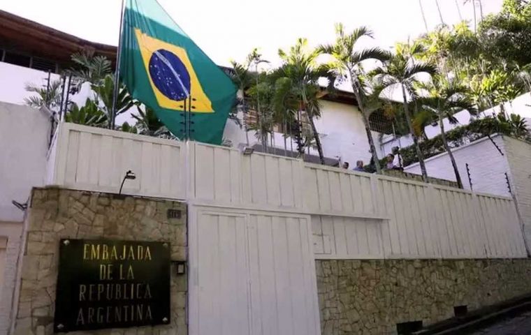 Brazil remains for now guarding Argentina's Embassy in Caracas