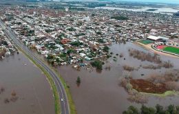 A return to normalcy will depend on each department, President Lacalle explained while touring parts of the country affected by the floods (Pic L. Maine)