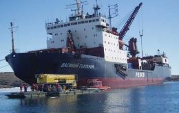 MV Vasiliy Golovnin<br>Photo Ivor Harris (Australian Antarctic Division)