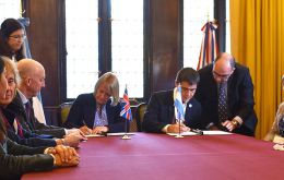   BAS Director Jane Francis and IAA Director Rodolfo Sánchez  signed a Memorandum of Understanding