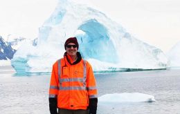 The SCAR award points out that Professor Lloyd Peck FRS has an exceptional breadth of Antarctic-based scientific output with 350+ science papers