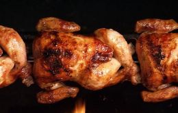 Chicken has become the most popular meat with annual consumption of 36.1 kilos per capita<br />
