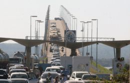 Prices in Argentina are no longer that attractive to Uruguayan consumers who used to cross the bridge between Fray Bentos and Gualeguaychú to do their shopping