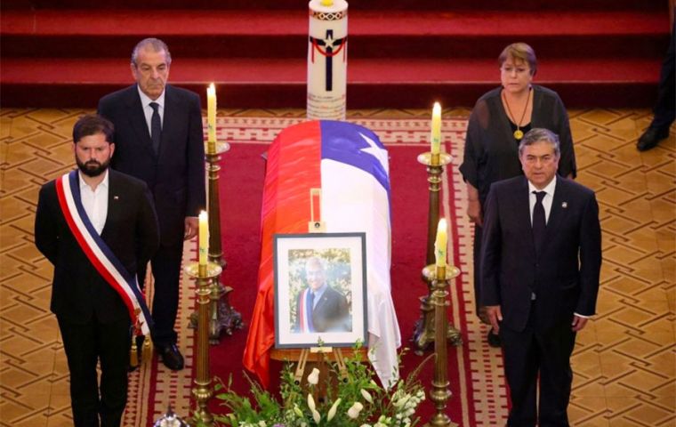 Boric's gestures were highlighted by Piñera's widow and children 