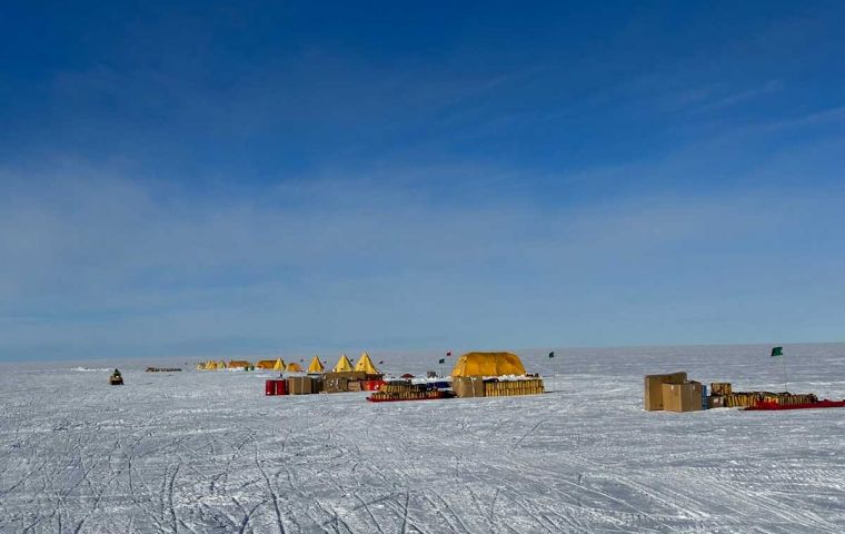 A field camp at T2 on Thwaites Glacier.  Pic Marianne Karplus.