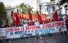 The government coalition agreed on Friday to pause the debate analyzing the pension reform until after Easter Week due to the lack of support from Cabildo Abierto on the project